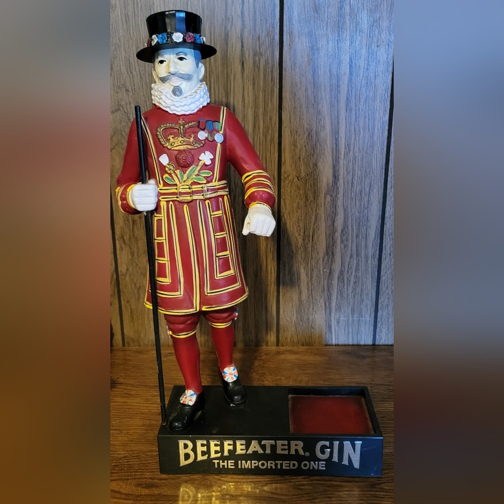 Vintage Beefeater Gin Yeoman Bar Advertising figure